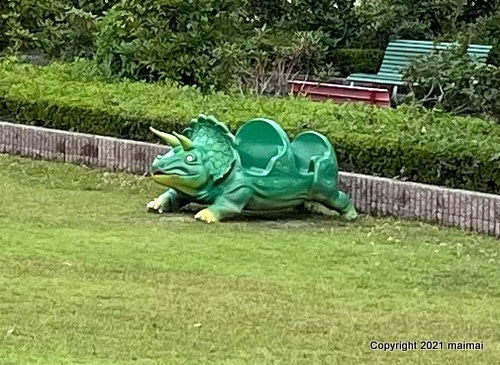 ヒルゼン高原センター・ジョイフルパーク（岡山県真庭市）　こんなところで恐竜発見！