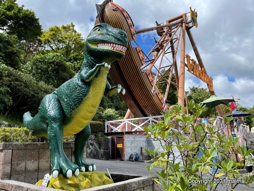 ヒルゼン高原センター・ジョイフルパーク（岡山県真庭市）　こんなところで恐竜発見！
