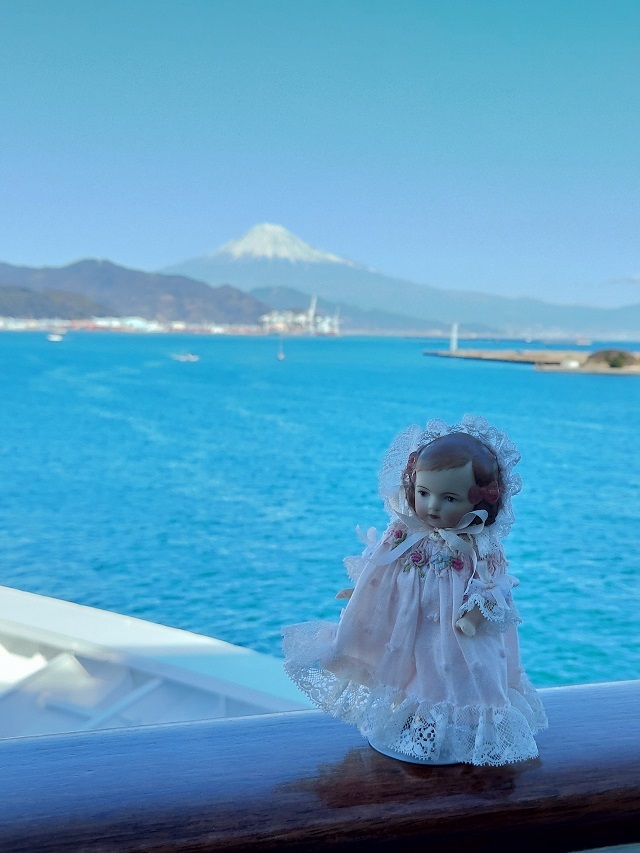 海とお人形