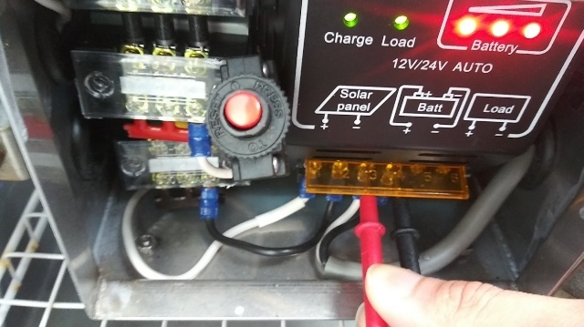 蓄電池の電圧測定